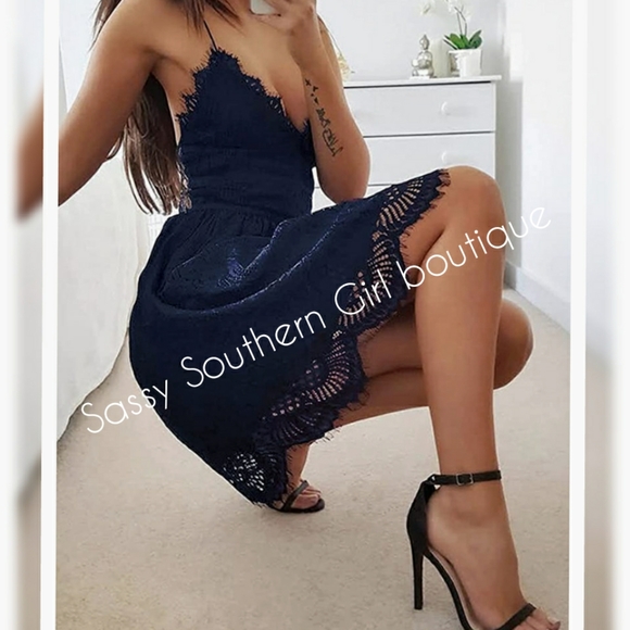🆕⭐ Flirty navy blue lace mini dress - Picture 8 of 15